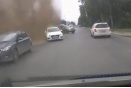 Коммунальный фонтан в Екатеринбурге повредил автомобили (ВИДЕО)