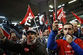 Всеобщая забастовка обошлась европейцам в десятки миллиардов евро  