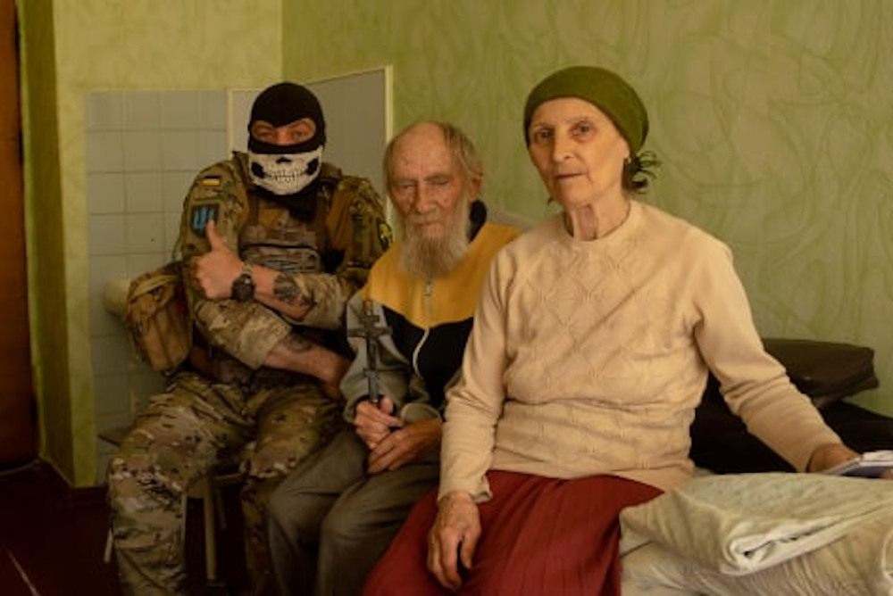 Бабушка с украины жива