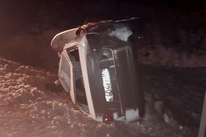 В Прикамье водитель насмерть сбил двух пешеходов и погиб 