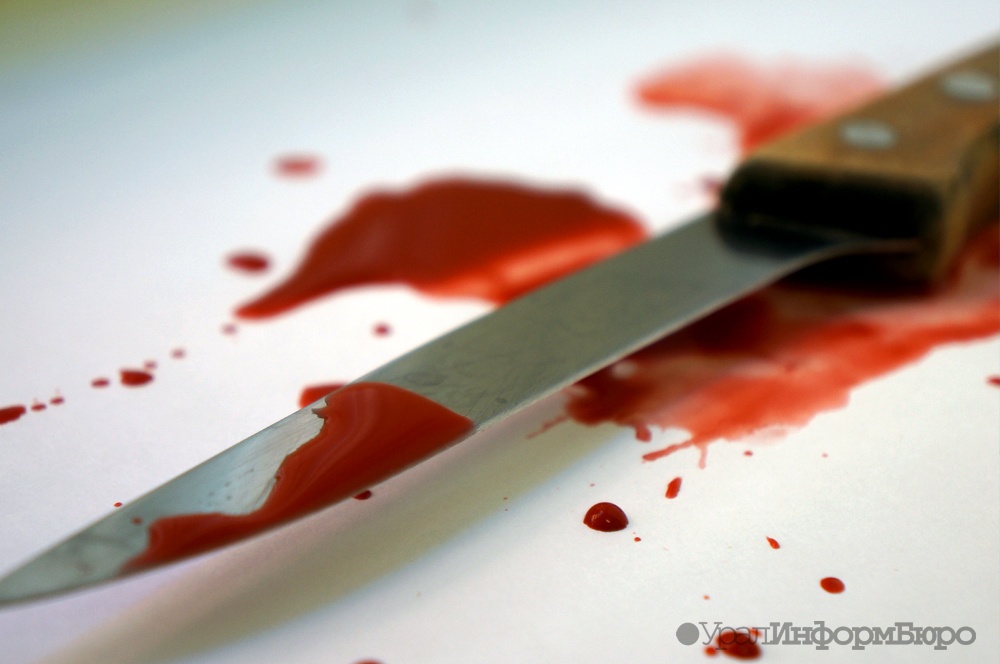 Хозяин сургутского магазина изрезал жену ножом 