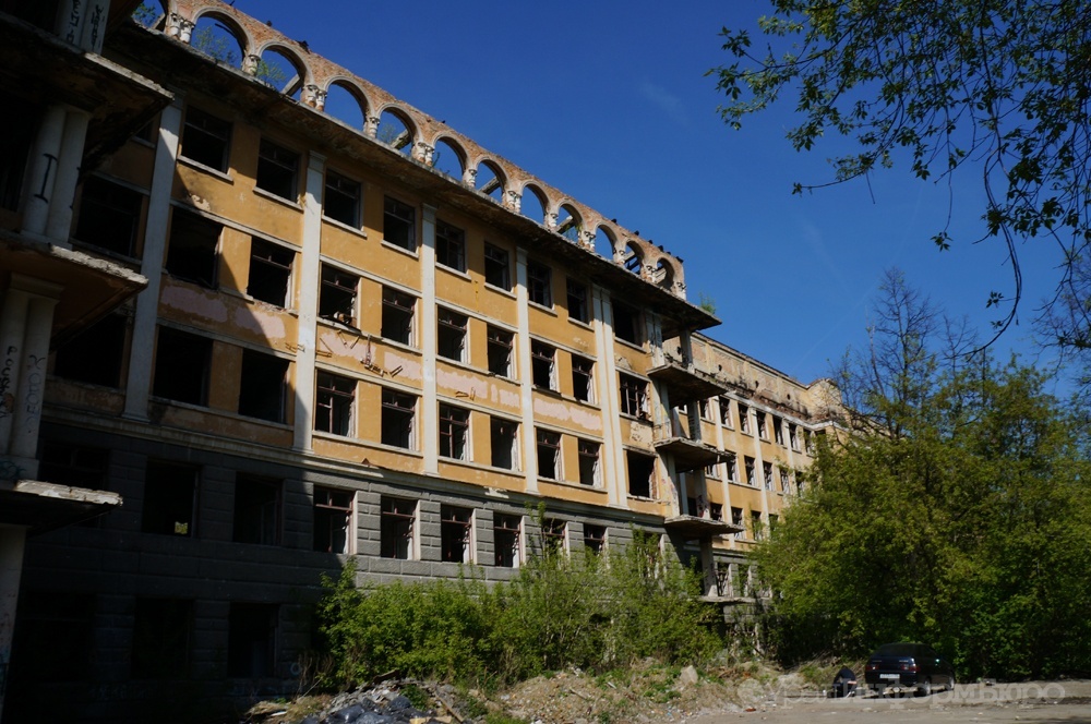 Заброшенную больницу в Зеленой Роще Екатеринбурга превратят в жилые апартаменты