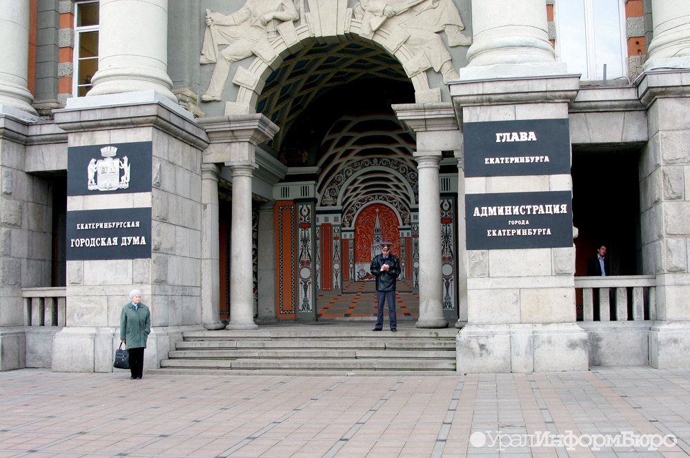 Власти Екатеринбурга не спешат отгородиться от горожан турникетами 