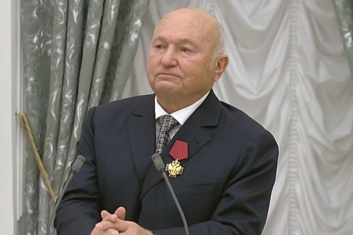 Лужков упокоится рядом с автором гимна СССР Михалковым