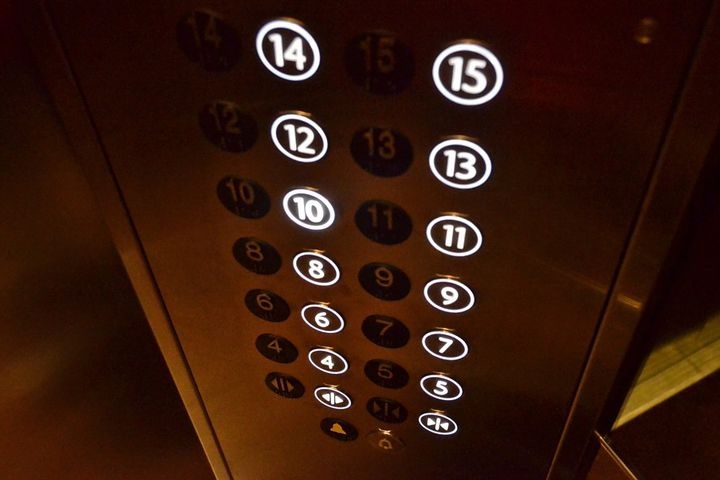 Не до батутов – предприятие Роскосмоса начнет выпускать лифты