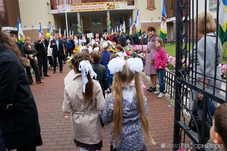 Школы Екатеринбурга продолжают готовиться к приему детей 1 сентября