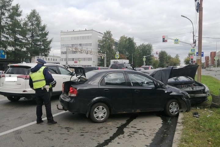 Два ребенка пострадали в ДТП в Екатеринбурге