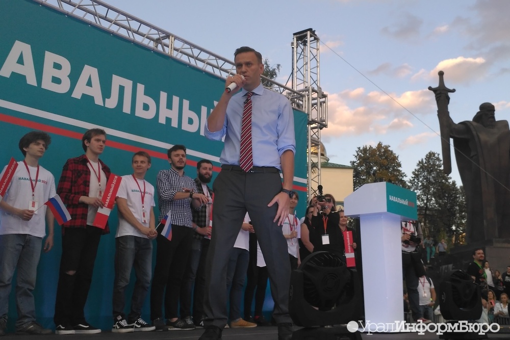 Навального сняли с ИВЛ
