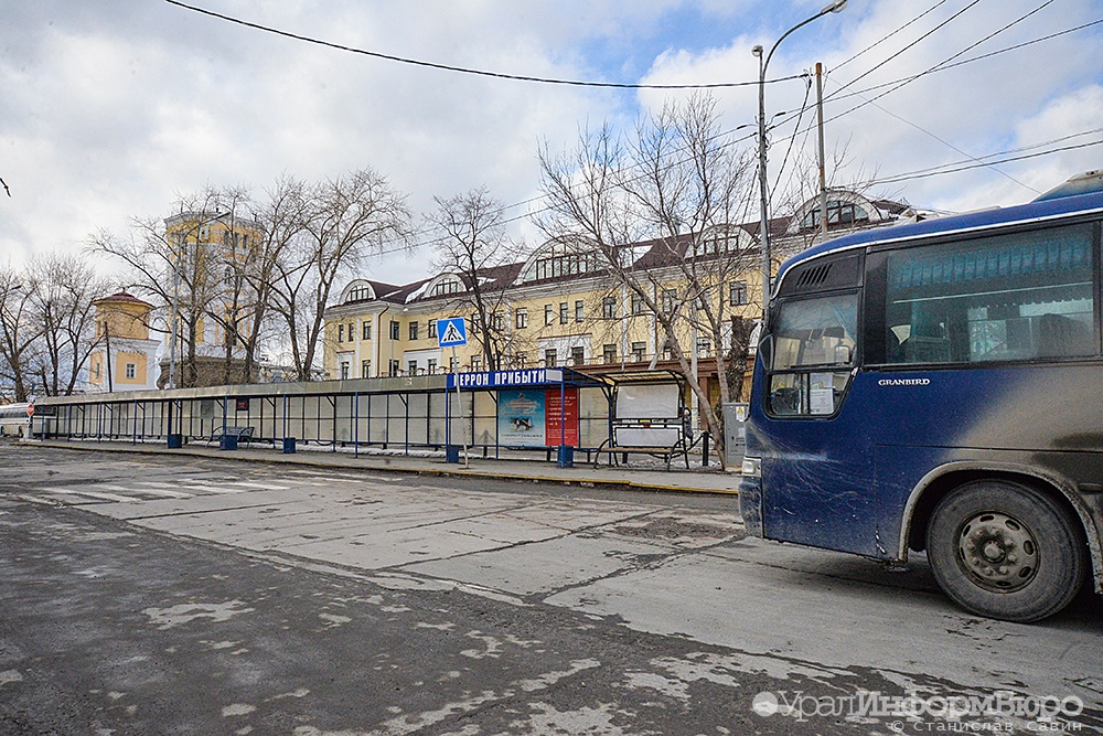 Пассажирским автобусам запретили ездить по Курганской области