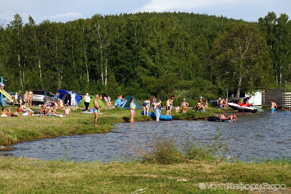 В Челябинске решили не ждать лета и официально открыли пляжный сезон