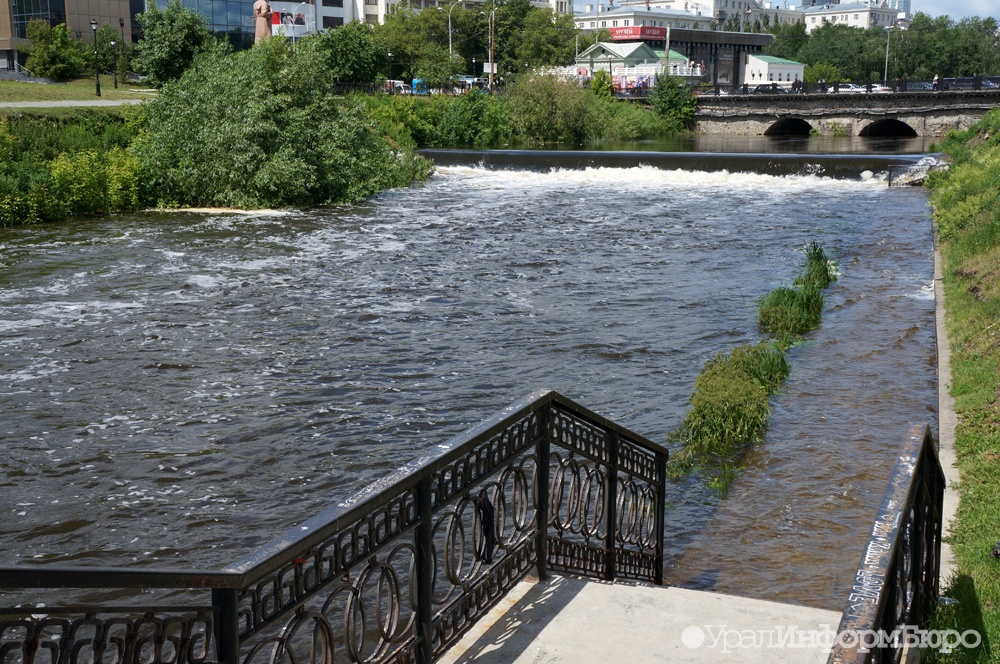 В центре Екатеринбурга построят новый мост через Исеть