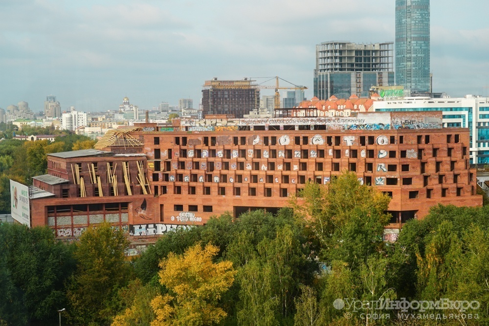 На месте гостиницы "Дели" в Екатеринбурге построят торгово-офисный центр