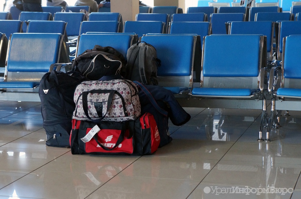В аэропортах Нижневартовска и Сургута массово задерживаются рейсы