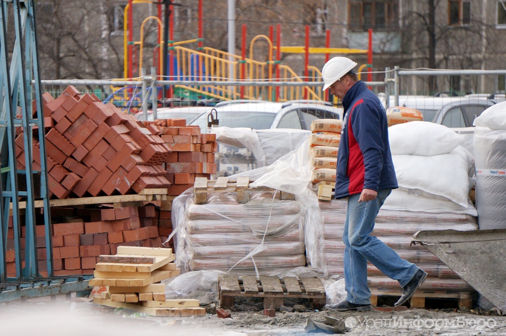 Свердловским строительным компаниям не хватает инженеров 