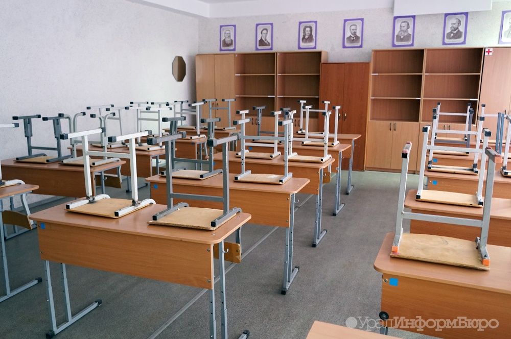 В Тюмени из-за сильного мороза отменили очные занятия в школах
