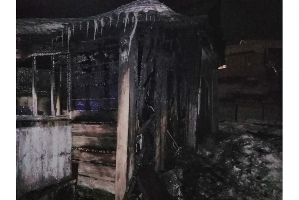 Трагедия в Камышлове: три ребенка погибли в объятом огнем доме