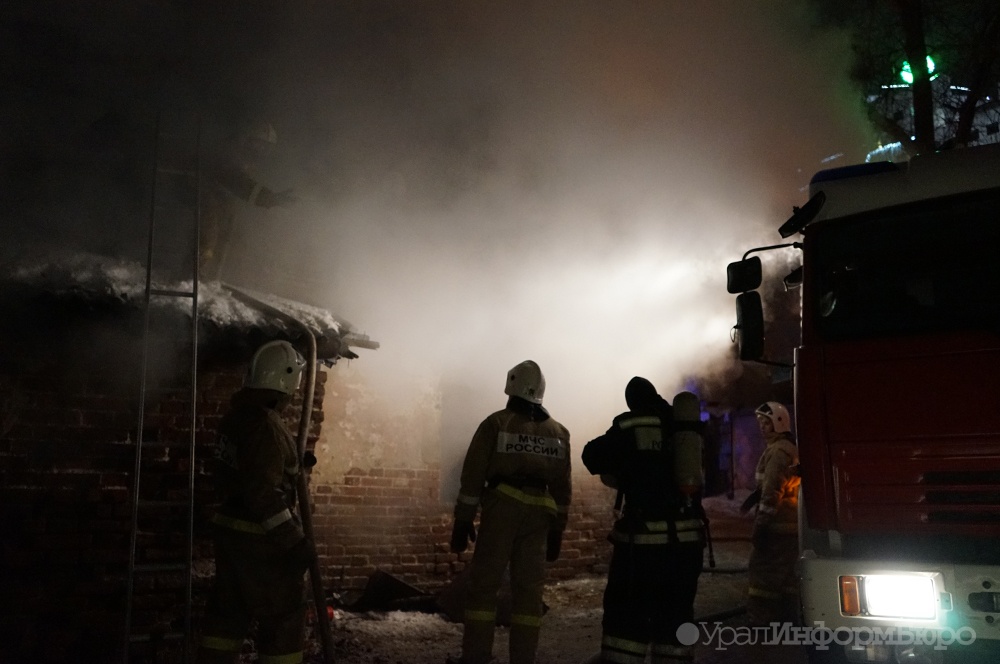 Семь человек стали жертвами пожара в строительных бытовках в Севастополе