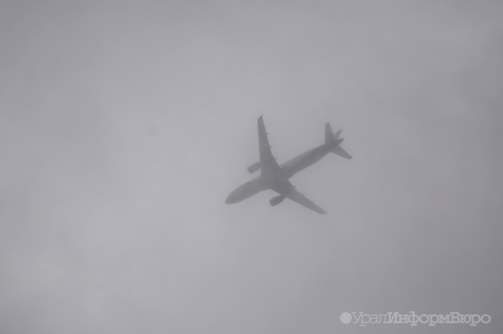 В Тюмени из-за снегопада не смогли приземлиться четыре самолета