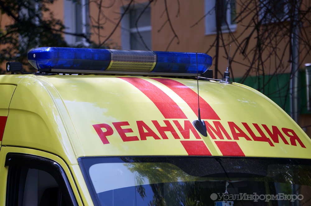 Не выдержал домкрат: под Екатеринбургом студента насмерть придавило машиной