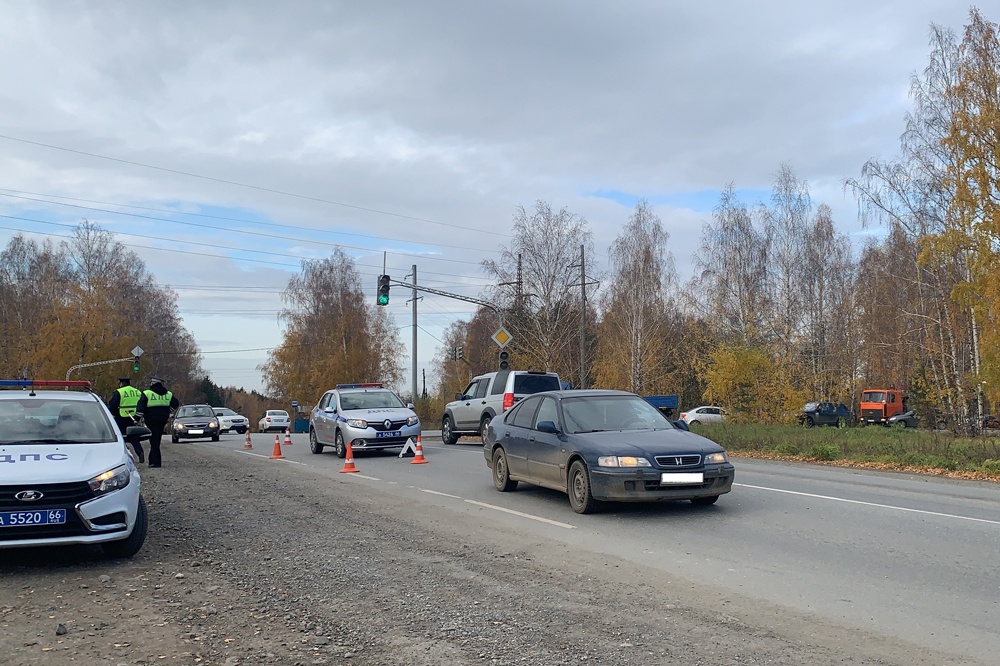 Выскочил под колеса: в Екатеринбурге иномарка сбила ребенка