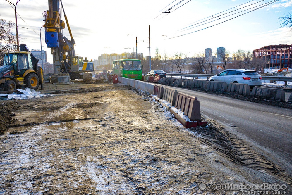 Строительство тоннеля к ТРЦ "Золотой" поставило в пробки юг Екатеринбурга