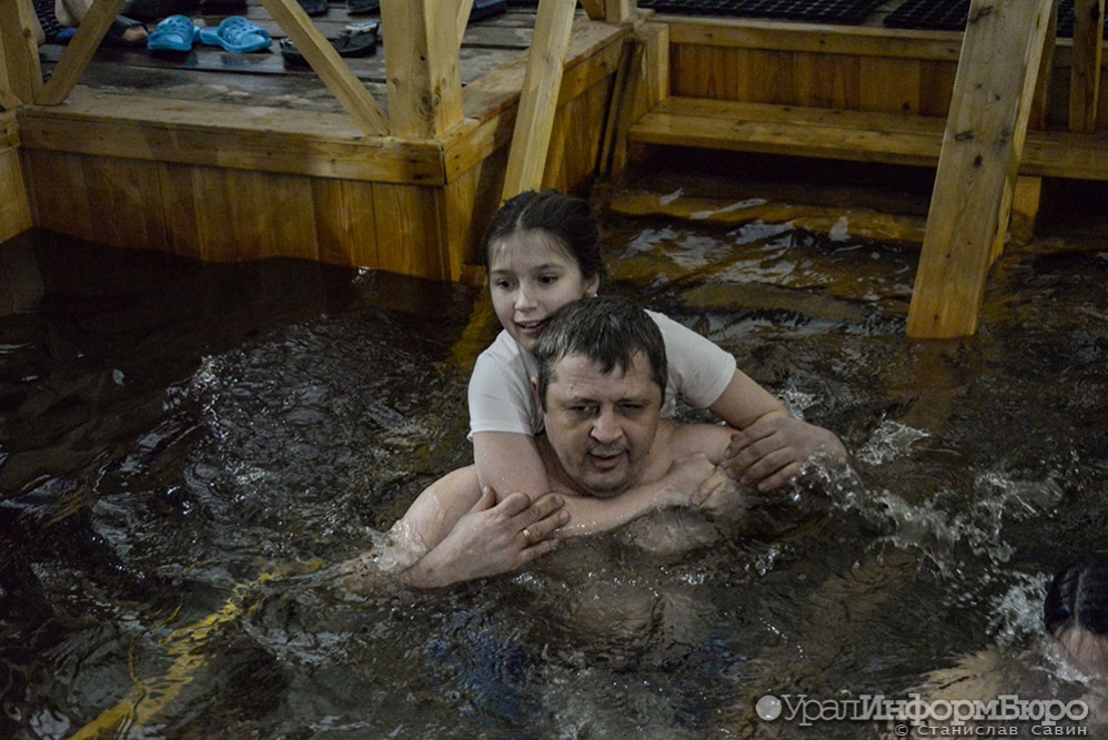 Крещенские купания в Екатеринбурге – фоторепортаж, при просмотре которого становится холодно