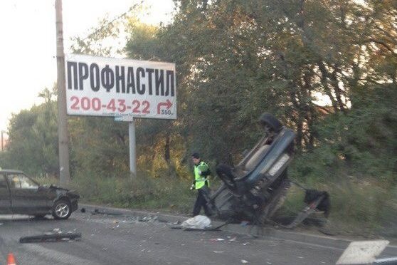 Август перевертыш. Двенашка в кювете. Август перевертыш. Авария в ясногорском районе тульской. Август перевертыш.