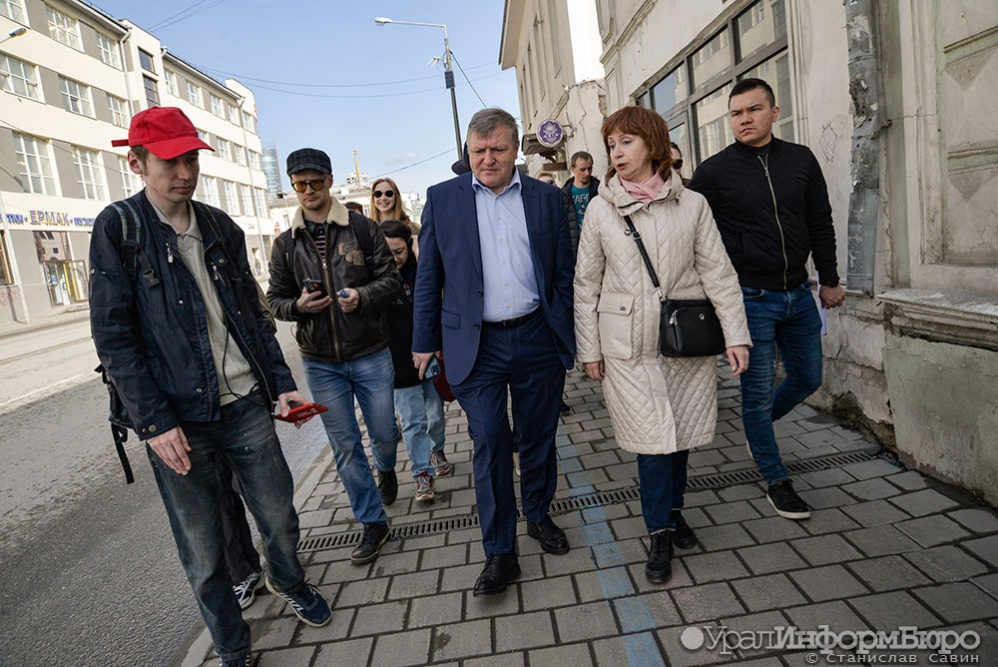 Вице-мэр Екатеринбурга обвинил в разрушении городских дорог уральскую погоду