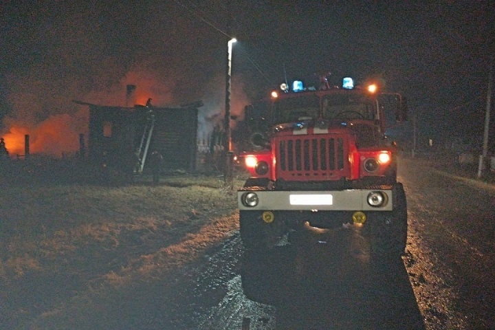 Трое детей погибли при пожаре в свердловском селе
