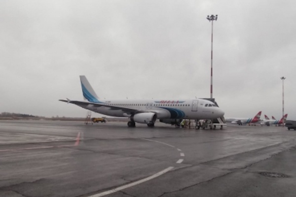 Самолет из Шарджи дотянул до Тюмени на одном двигателе
