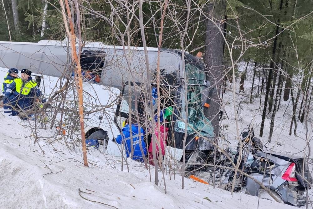 На Урале владельца автобуса, в котором попала в ДТП хоккейная команда, оставили в СИЗО 