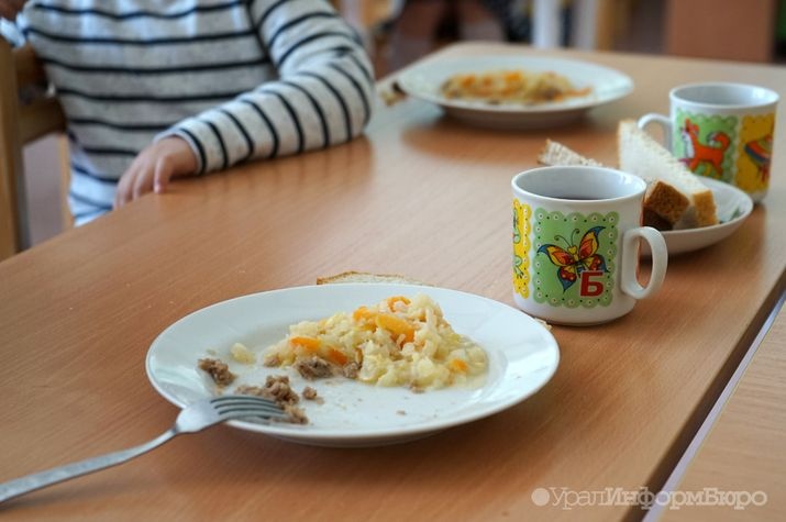 Свердловские школьники отказываются от бесплатной еды