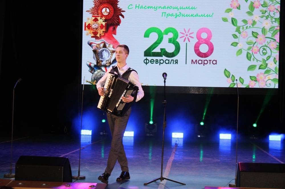"Зяблицев-Фонд" организовал традиционные концерты для жителей Кировского и Октябрьского районов Екатеринбурга