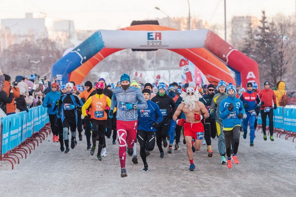 Любители бега из УГМК приняли участие в зимнем полумарафоне 