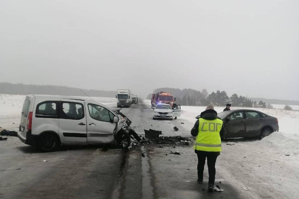 Два человека стали жертвами аварии на трассе Пермь-Екатеринбург