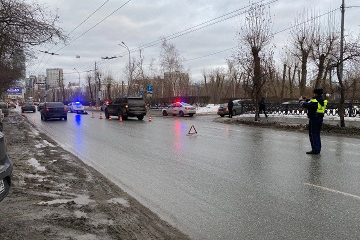 В центре Екатеринбурга машина насмерть сбила 84-летнюю женщину
