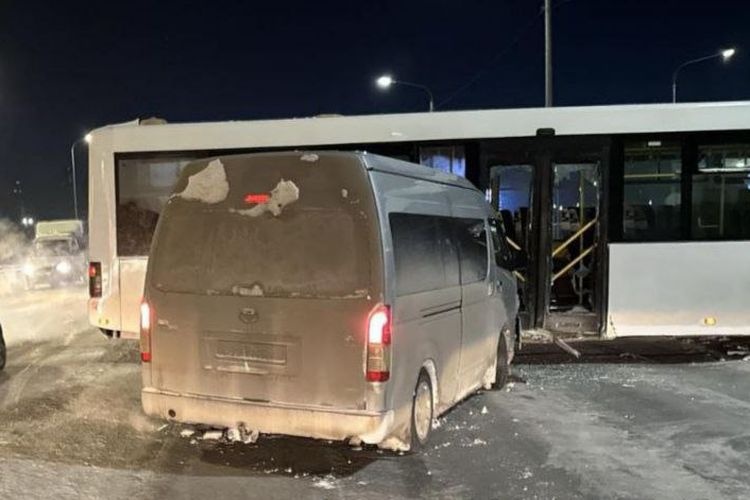В ДТП с автобусами под Тюменью пострадали пять человек