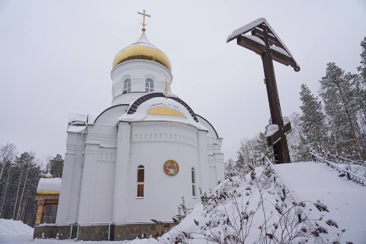 Подворье на территории бывшего Среднеуральского монастыря открыло двери для паломников