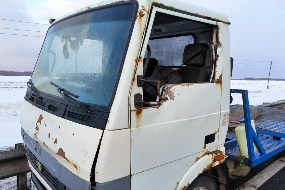 На трассе в Тюменской области отвалившееся колесо грузовика убило водителя автоэвакуатора