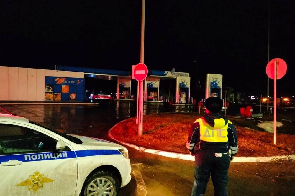 В Свердловской области из-за утечки бензина едва не взорвалась автозаправка