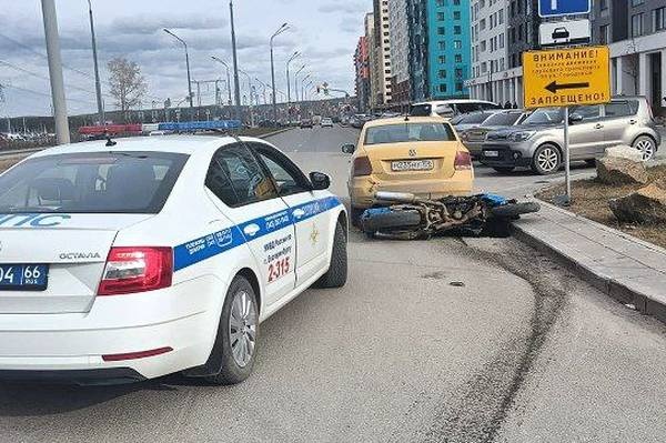 В Екатеринбурге разбился насмерть ехавший слишком быстро мотоциклист