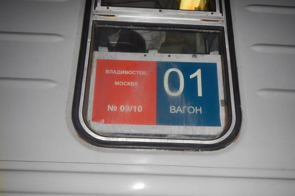 Озверевший пассажир поезда "Москва – Владивосток" едва не убил соседа по купе