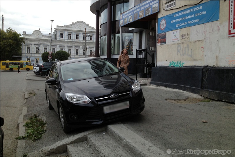 На Среднем Урале наказали 50 тысяч нарушителей правил парковки