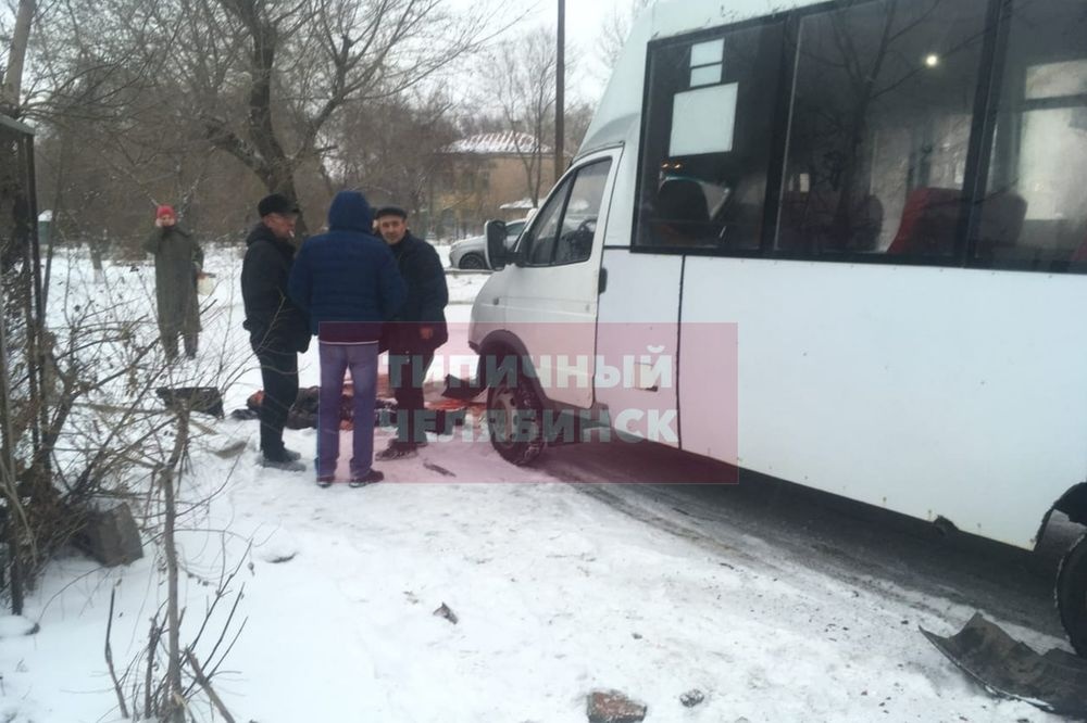 В ГИБДД прокомментировали выезд маршрутки на остановку в Челябинске
