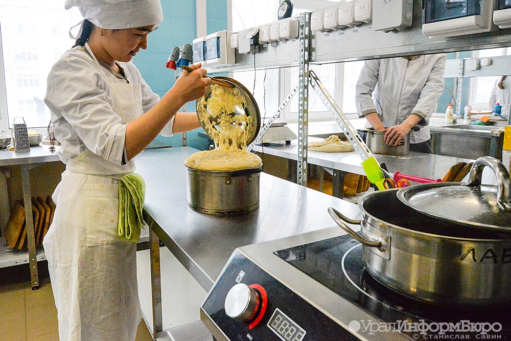 Детский омбудсмен заглянет в тарелки к российским школьникам