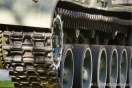 Отступающие от Дебальцево силовики устраивают пьяные гонки на танках