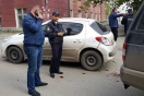 В Екатеринбурге коммунисты поймали машину со "скупщиками голосов"