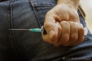 Тюменец "накачал" наркотиками двух подростков