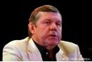 Новиков решил поселить пайщиков "Бухты Квинс" в дома без тепла и света