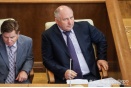 Чайников заработал меньше подчиненных и не имеет собственного жилья